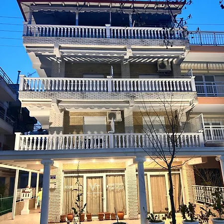 Theodοra Superior Guest house *