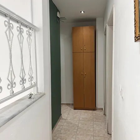 Theodοra Superior Guest house *